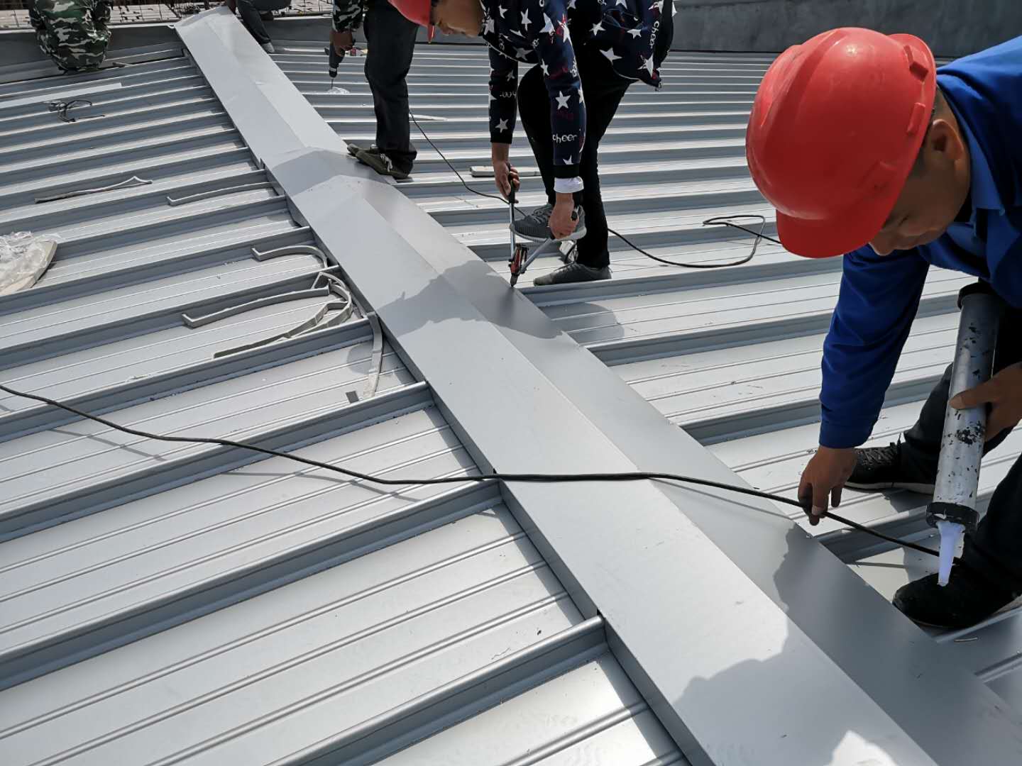 (高立邊)鋁鎂錳金屬屋面系統(圖4) ABUIABACGAAglYWV5gUosO_xqgIwoAs4uAg.jpg